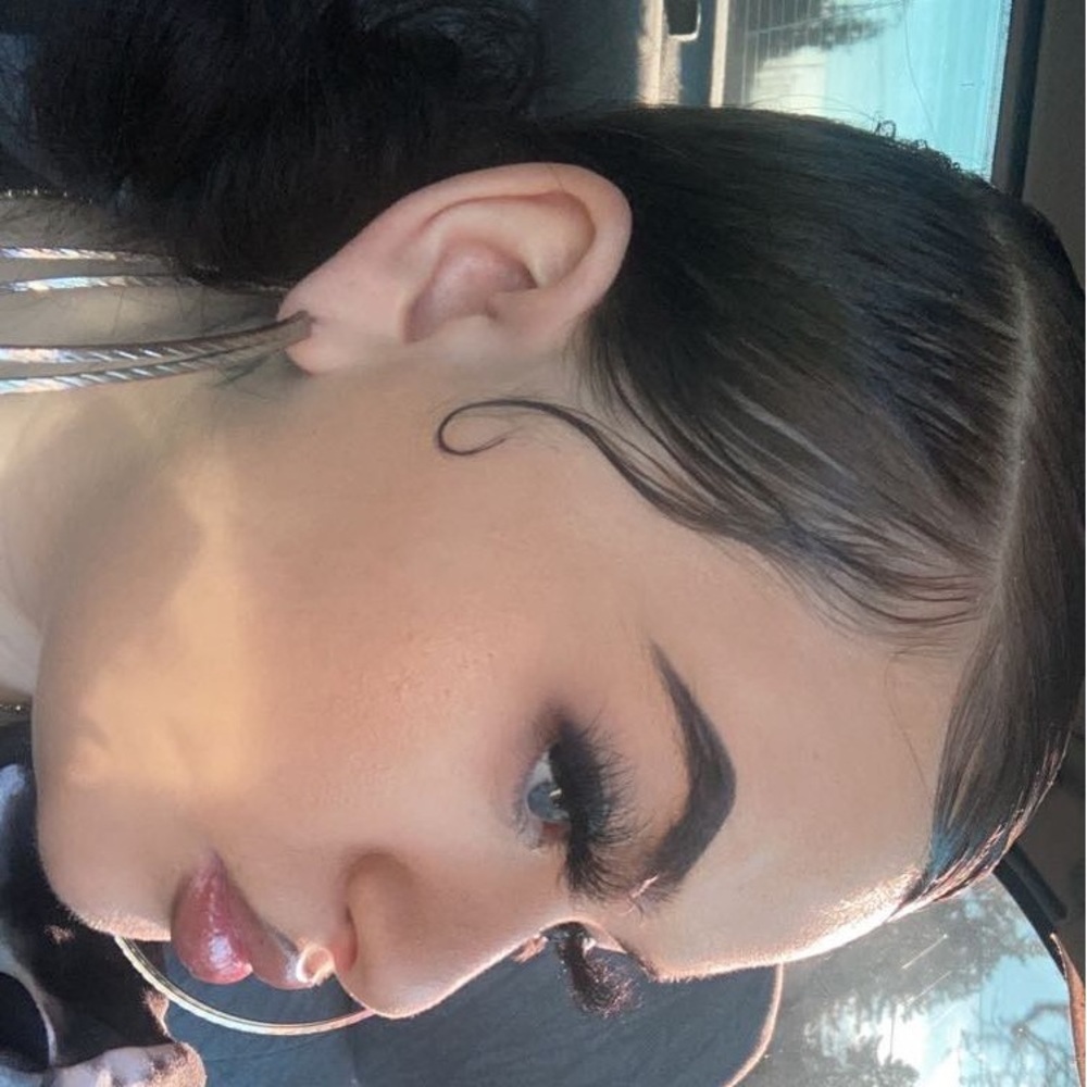 Meet your Posher, Aniecia